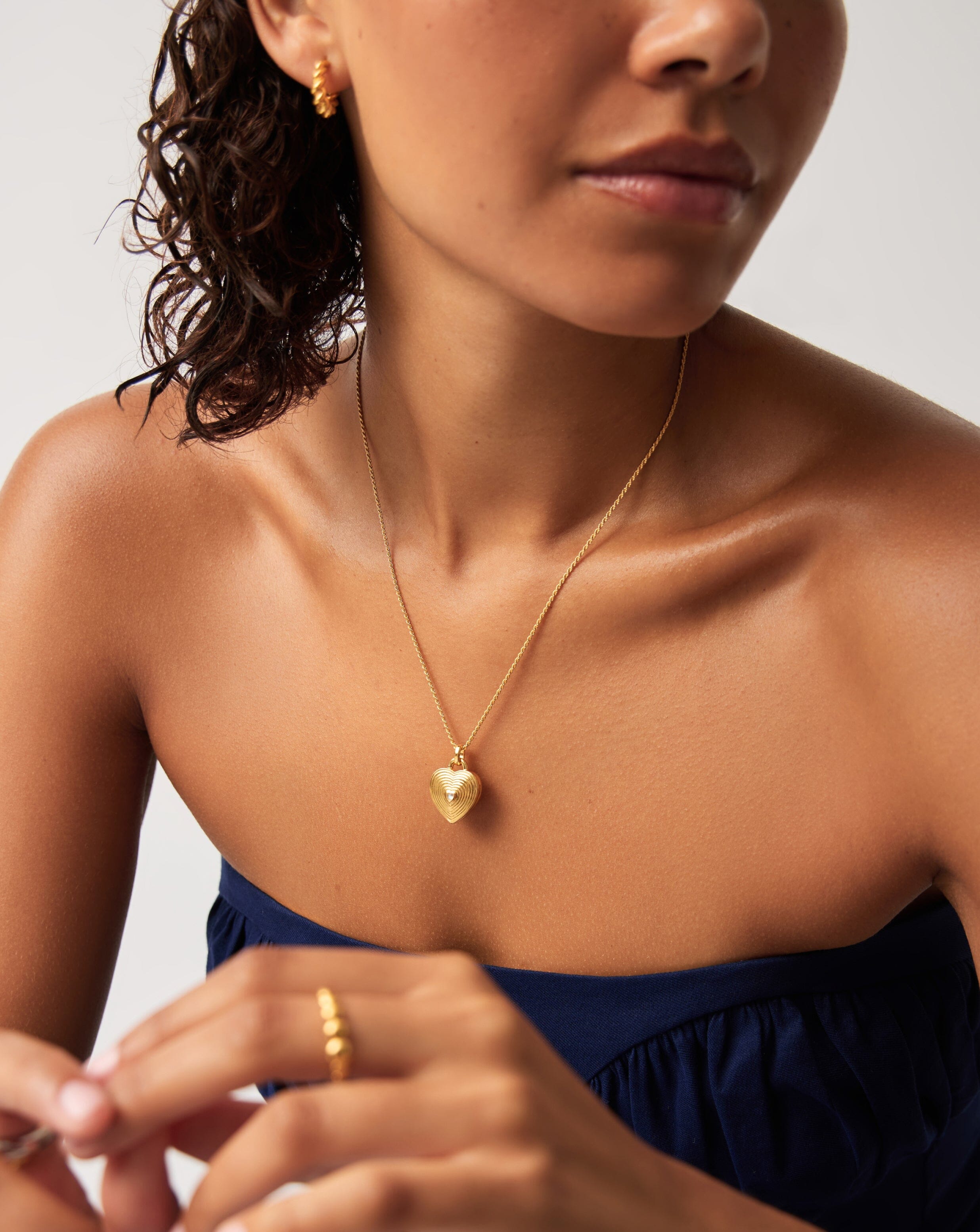 Engravable Heart Ridge Locket Pendant Necklace | 18ct Gold Vermeil/Rainbow Moonstone Necklaces Missoma 