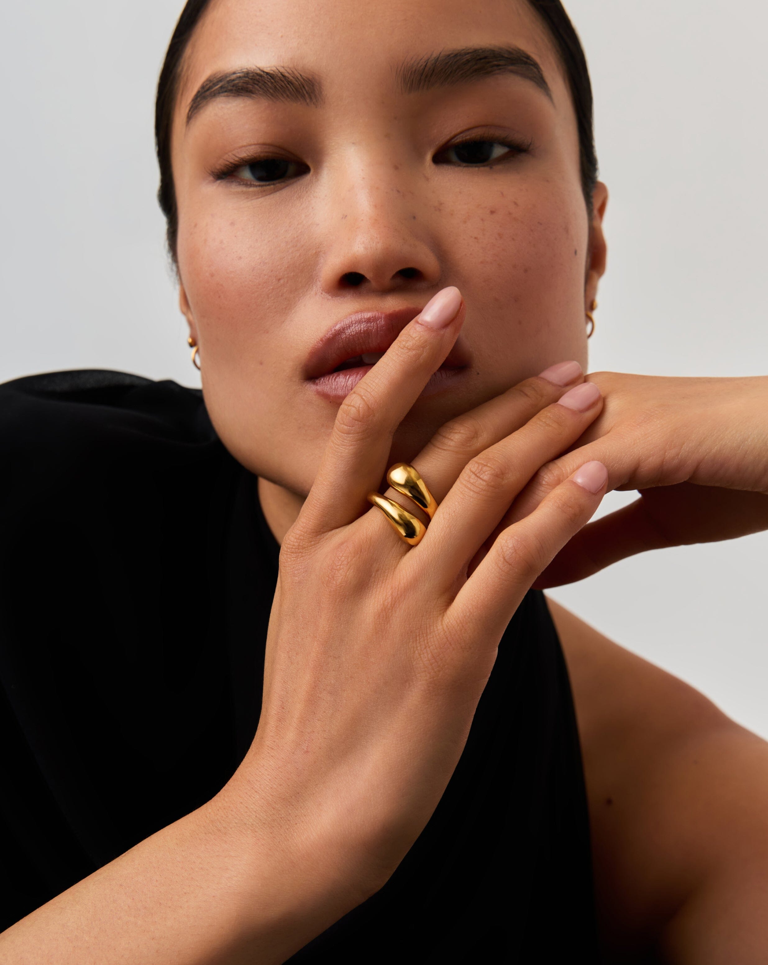 Savi Sculptural Crossover Ring | 18ct Gold Vermeil Rings Missoma 