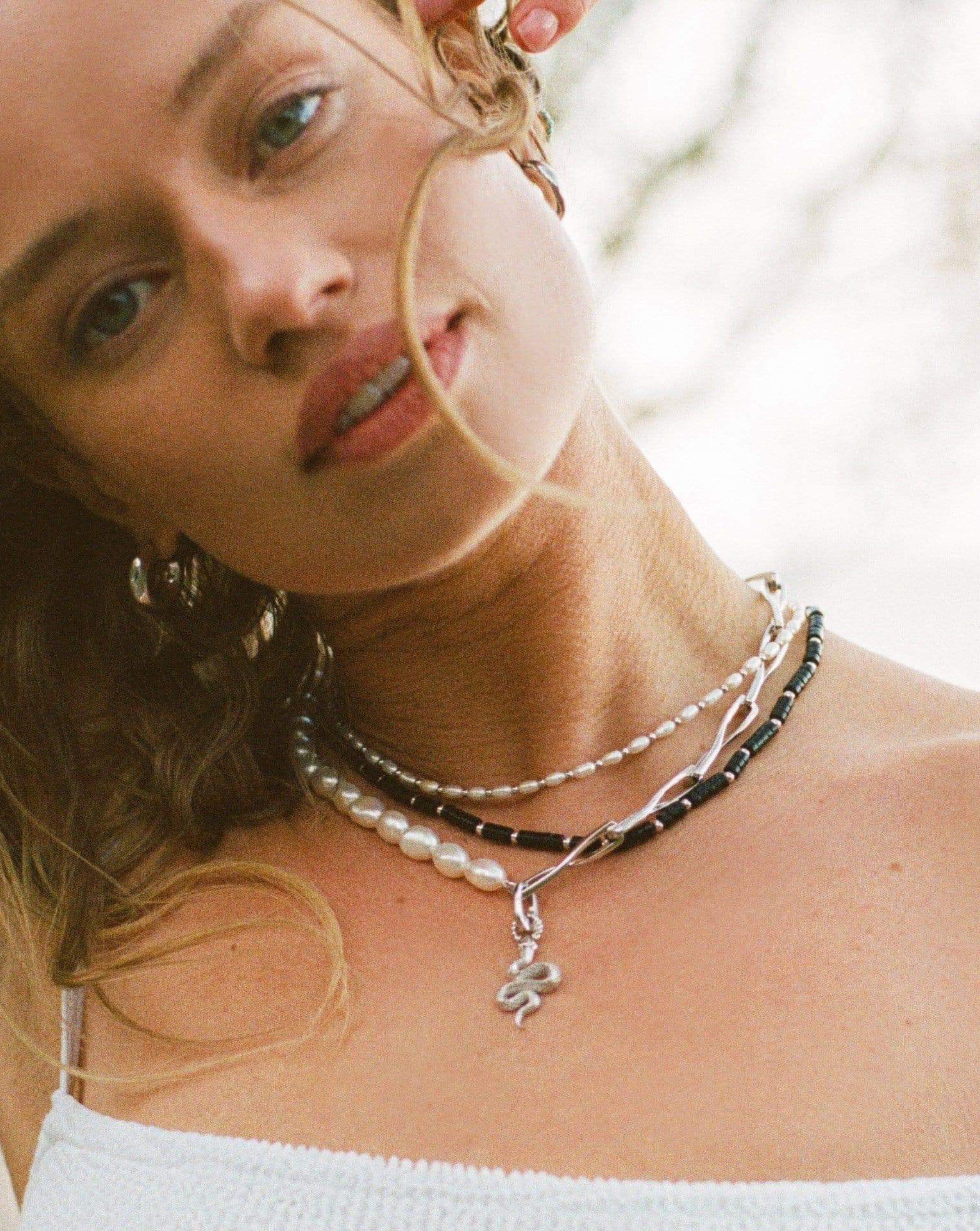 Baroque Pearl Twisted Link Necklace | Silver Plated/Pearl Necklaces Missoma 