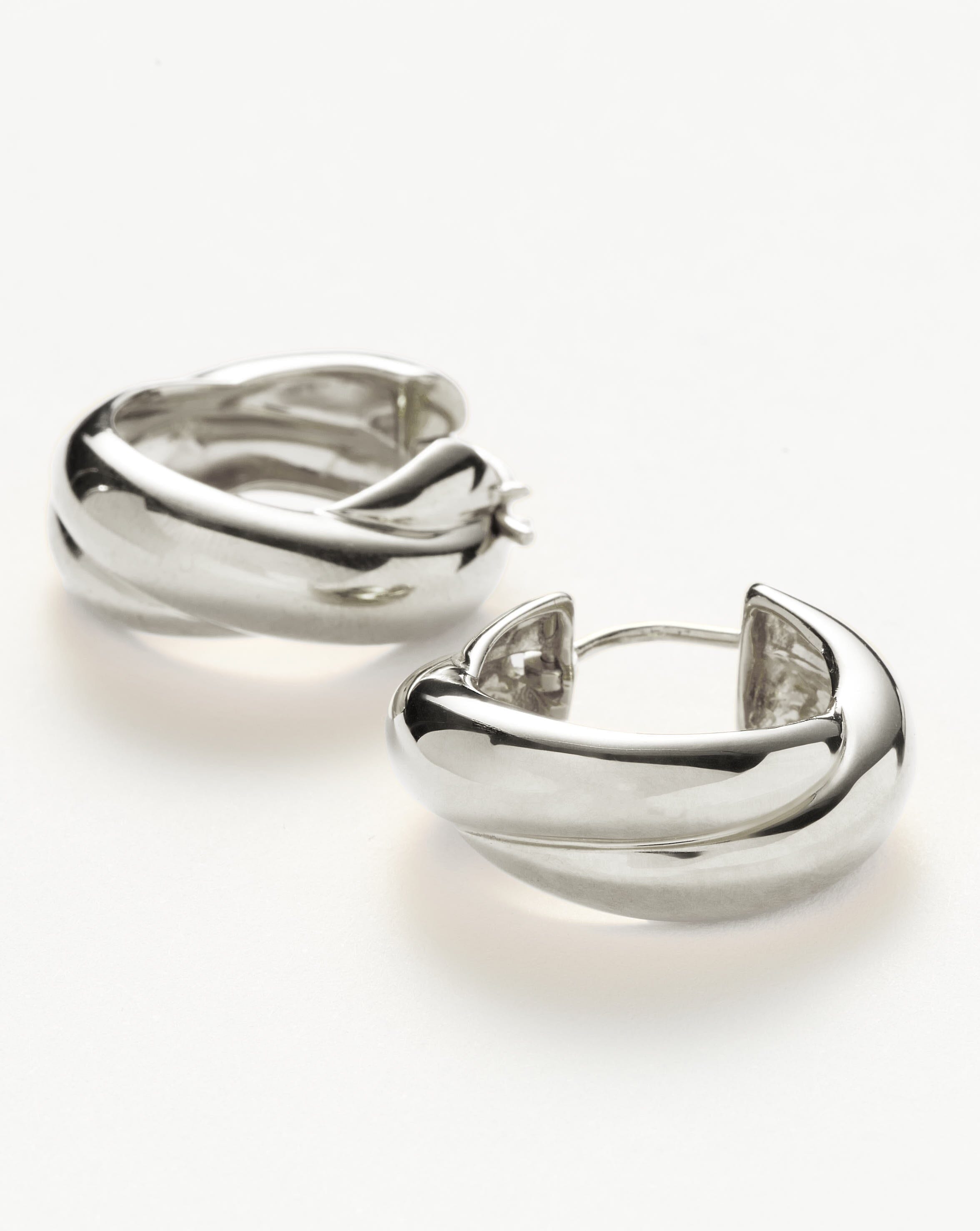 Lucy Williams Chunky Entwine Hoop Earrings | Silver Plated Earrings Missoma 