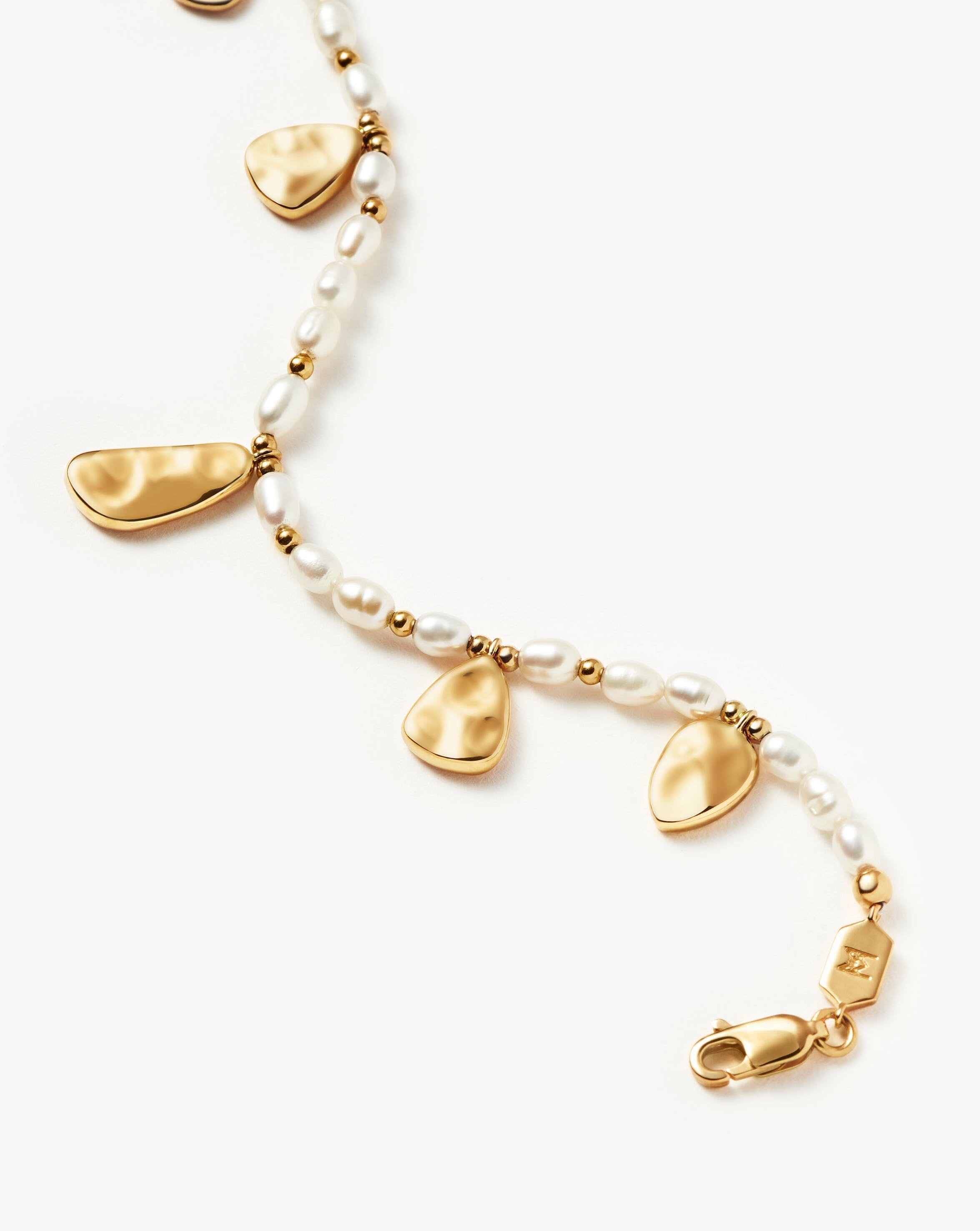Molten Seed Pearl Hammered Charm Bracelet | 18ct Gold Plated/Pearl Bracelets Missoma 